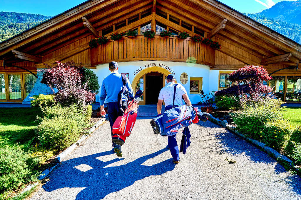 Golf Club Rendena in Trentino, ingresso alla Club House